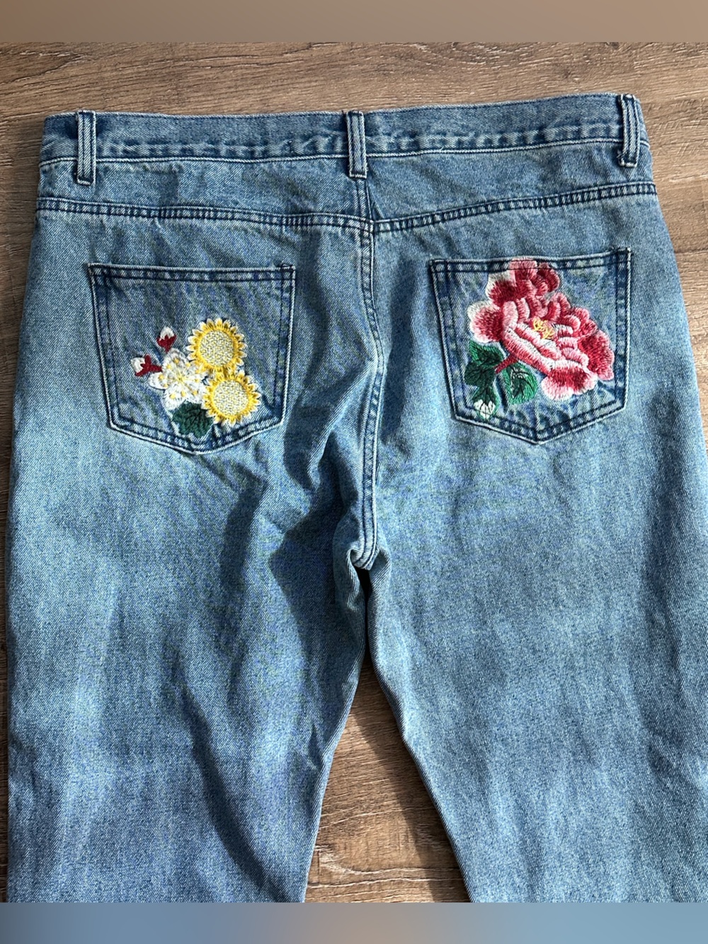 Embroidered Floral Jeans Light Wash Straight Leg Cottagecore Boho Peony XL 34 - Picture 5 of 8